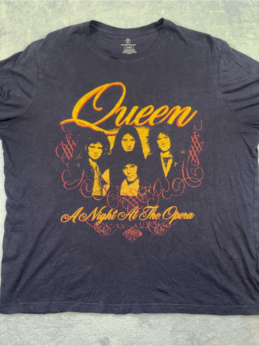Wrangler Queen Graphic Band Tee "A Night At The Opera" Black Size XL
